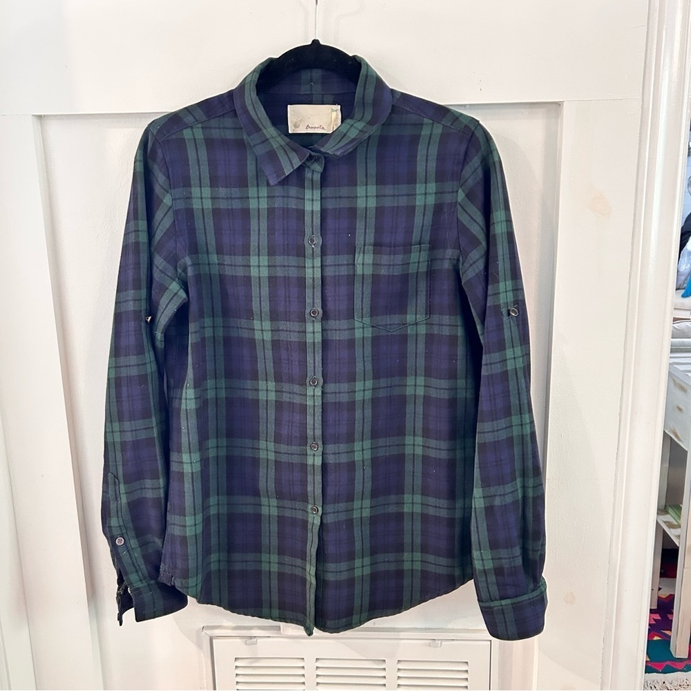 Trovata Robin Plaid Tartan Flannel Green and Blue women’s Buttondown Shirt